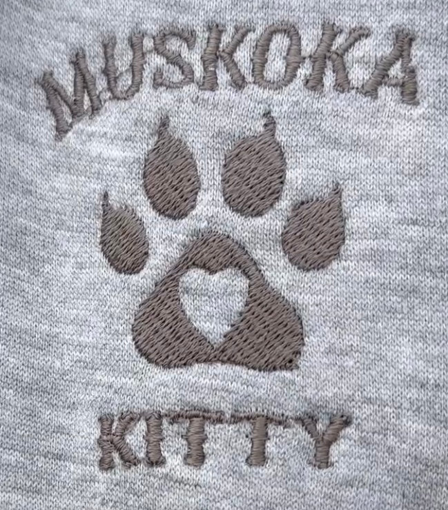 MUSKOKA KITTY Pet Pouch Hoodie - Experience Cozy Elegance with Our Kangaroo Pocket Sweatshirt, The Perfect Carrier for Snuggly Moments with Cats or Kittens. - Muskoka Pooch